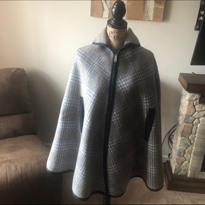 Plaid color cape